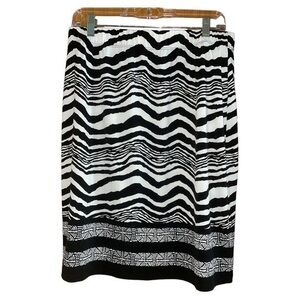 Chico’s (2) Zebra Print Jersey Skirt Size Large Pull On Stretch Black White‎
